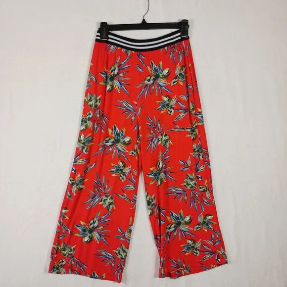 Lascana Capri's & Top Set Size 6 Red Floral Print Wide Leg Capris. Short Sleeve - Picture 5 of 16